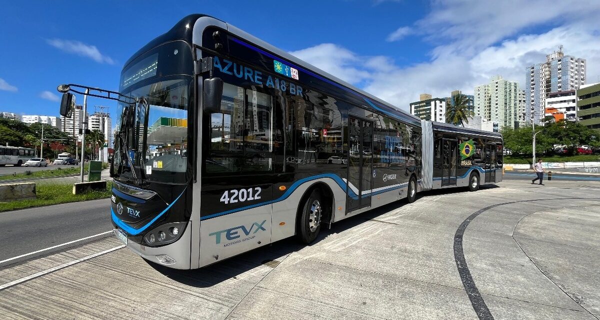 Salvador coloca para rodar ônibus elétrico articulado da Higer