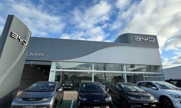 Veículos leves esbarram em 10 mil licenciamentos diários em outubro