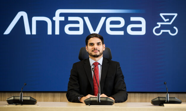 Queda no varejo automotivo acende sinal de alerta, diz Anfavea