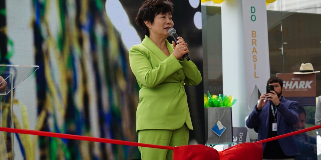 Stella Li, da BYD: “Somos super bem-sucedidos, por isso notícias falsas”.