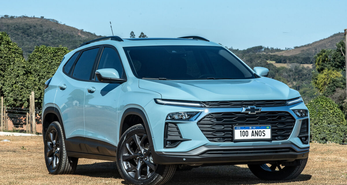 Chevrolet anuncia a chegada da edição 100 Anos de Onix e Tracker