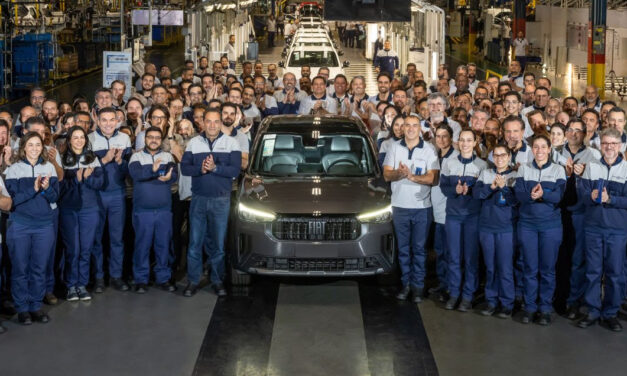 Filosa vem ao Brasil para iniciar celebração de 50 anos da Fiat Betim