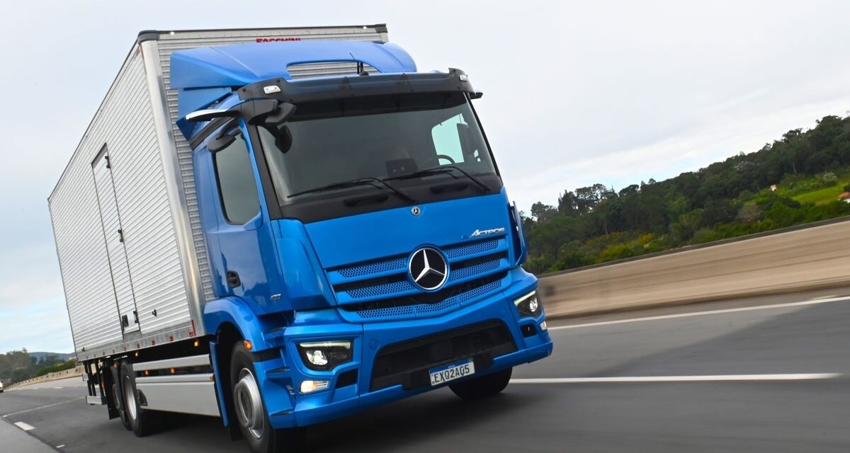 Mercedes-Benz eActros 400 faz 442 km sem necessidade de recarga