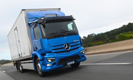 Mercedes-Benz eActros 400 faz 442 km sem necessidade de recarga