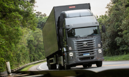Com Constellation 20.480 4×2, VWCO promete acelerar nos extrapesados