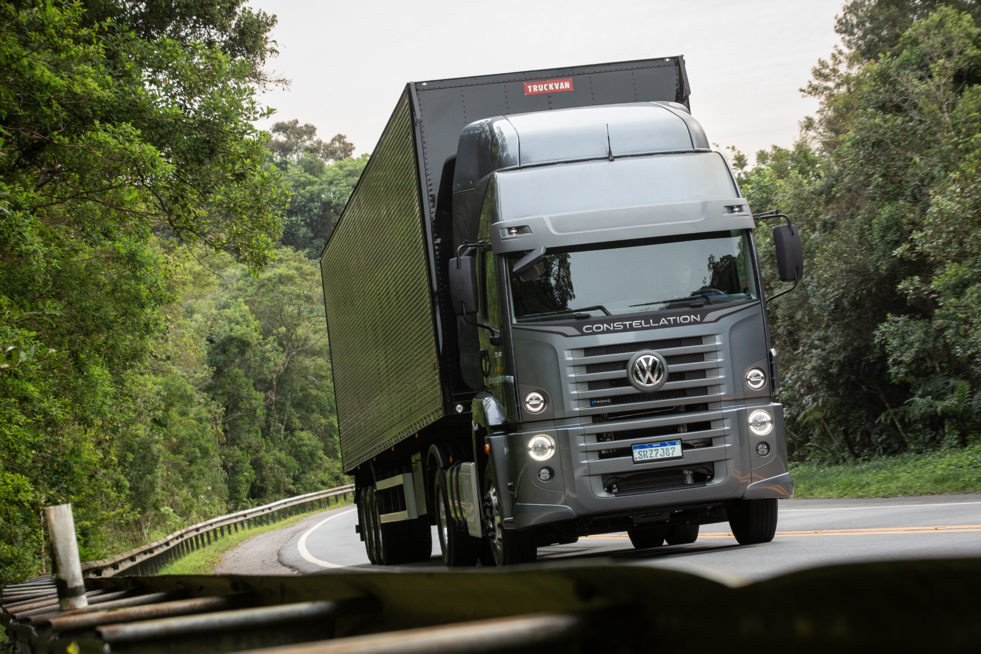 Com Constellation 20.480 4×2, VWCO promete acelerar nos extrapesados