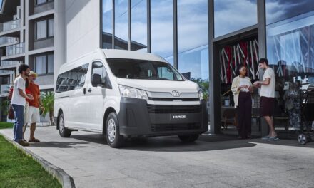 Toyota estreia no segmento de vans com Hiace Minibus