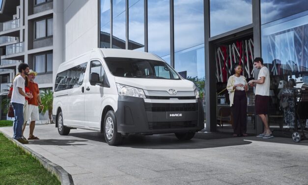 Toyota estreia no segmento de vans com Hiace Minibus