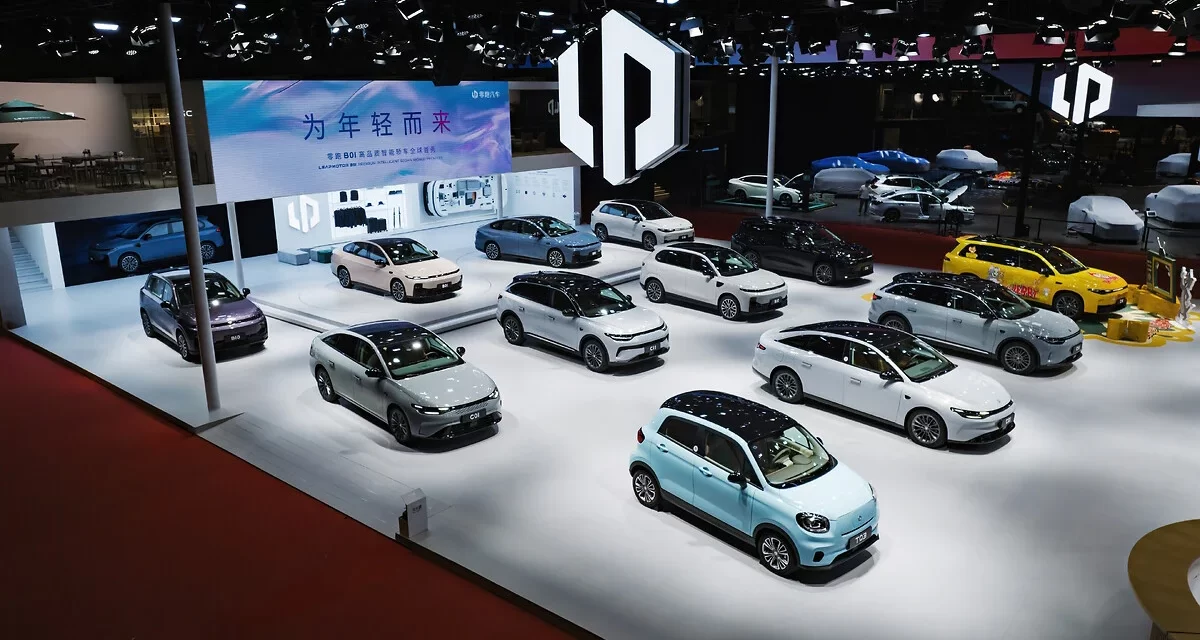 Leapmotor acelera linha de montagem e quintuplica produção anual