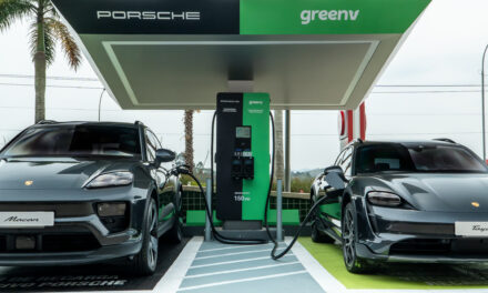 Porsche investe em 66 carregadores ultrarrápidos em estradas