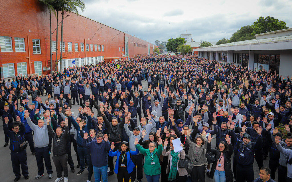 Scania fecha acordo salarial com PLR por dois anos