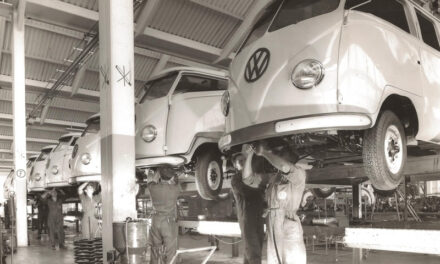 Há 68 anos, Kombi entrava em linha na VW Anchieta