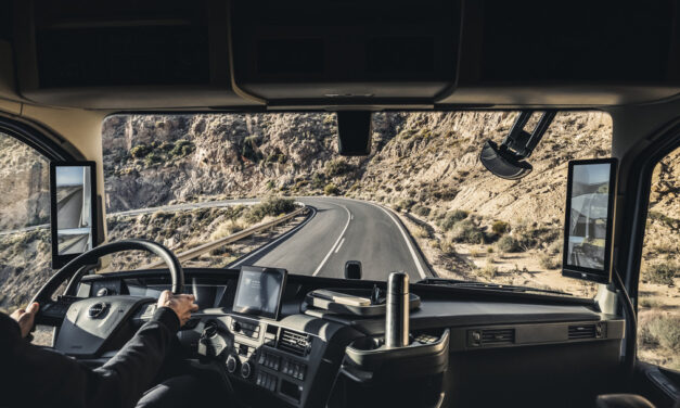 Volvo aprimora sistema de alertas de segurança ao motorista