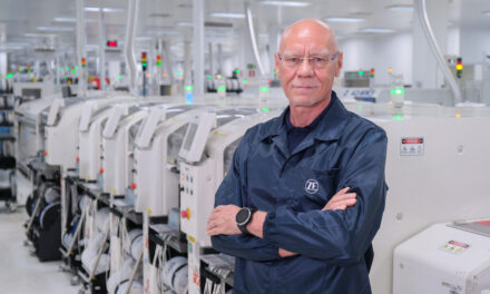 ZF nacionaliza câmera frontal para veículos leves