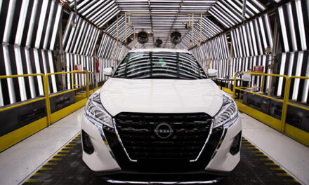 Em Resende, marco de 100 mil carros da Nissan para exportação