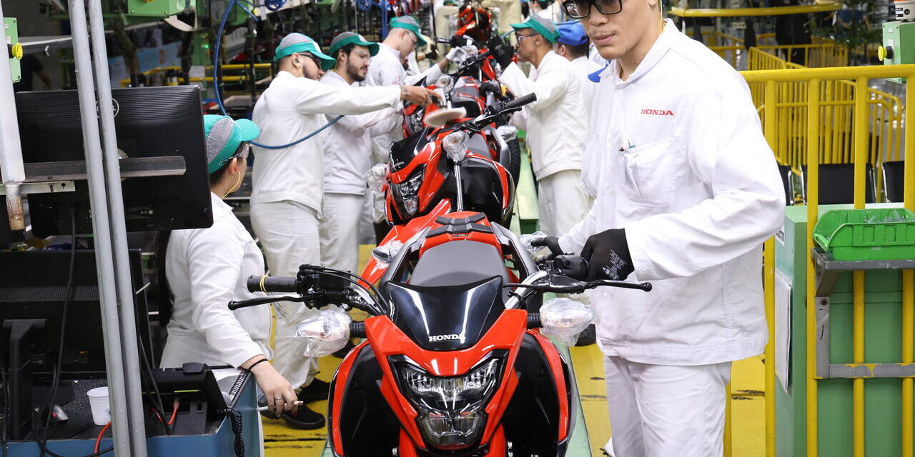 Indústria de motos abre 1,8 mil vagas e revê projeções para cima