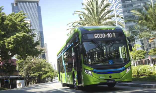 Mercedes-Benz eO500U conclui testes em Salvador