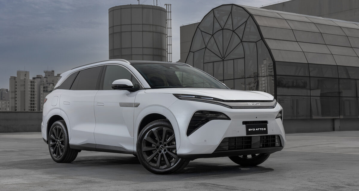 BYD amplia oferta com o híbrido plug-in Atto 8
