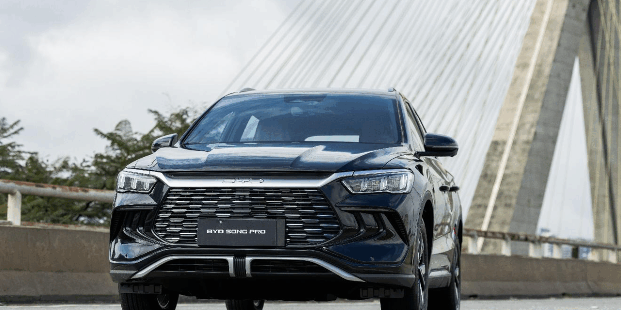 BYD emplaca mais de 100 mil carros no ano