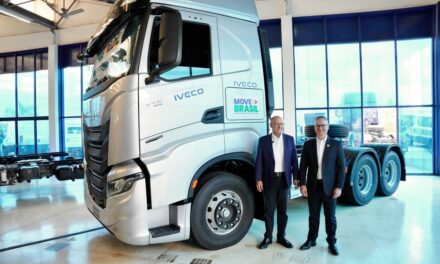 Alckmin participa de entrega de caminhões Iveco via Move Brasil