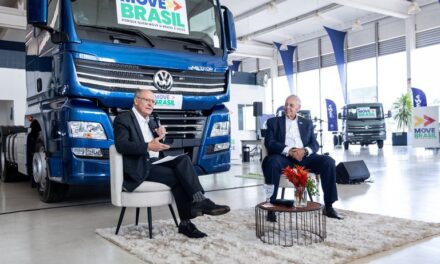 Alckmin e Cortes, da VWCO, no lançamento oficial do Move Brasil