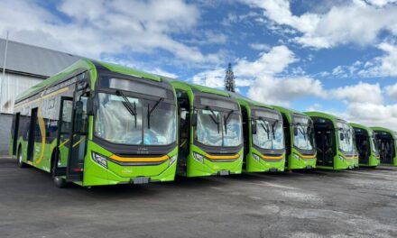 Cidade de São Paulo recebe mais 105 ônibus da Eletra