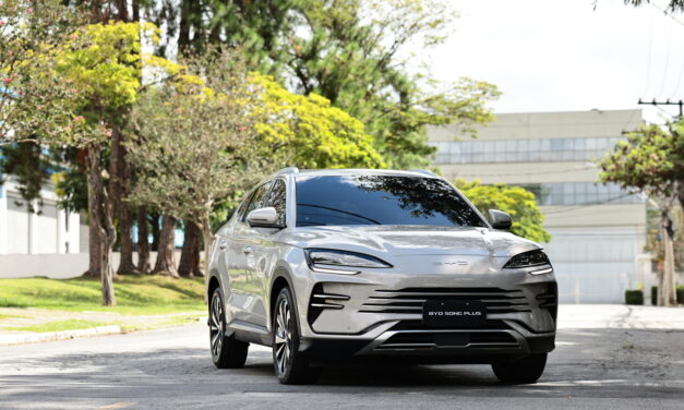 BYD atualiza o Song Plus e lança o Atto 8