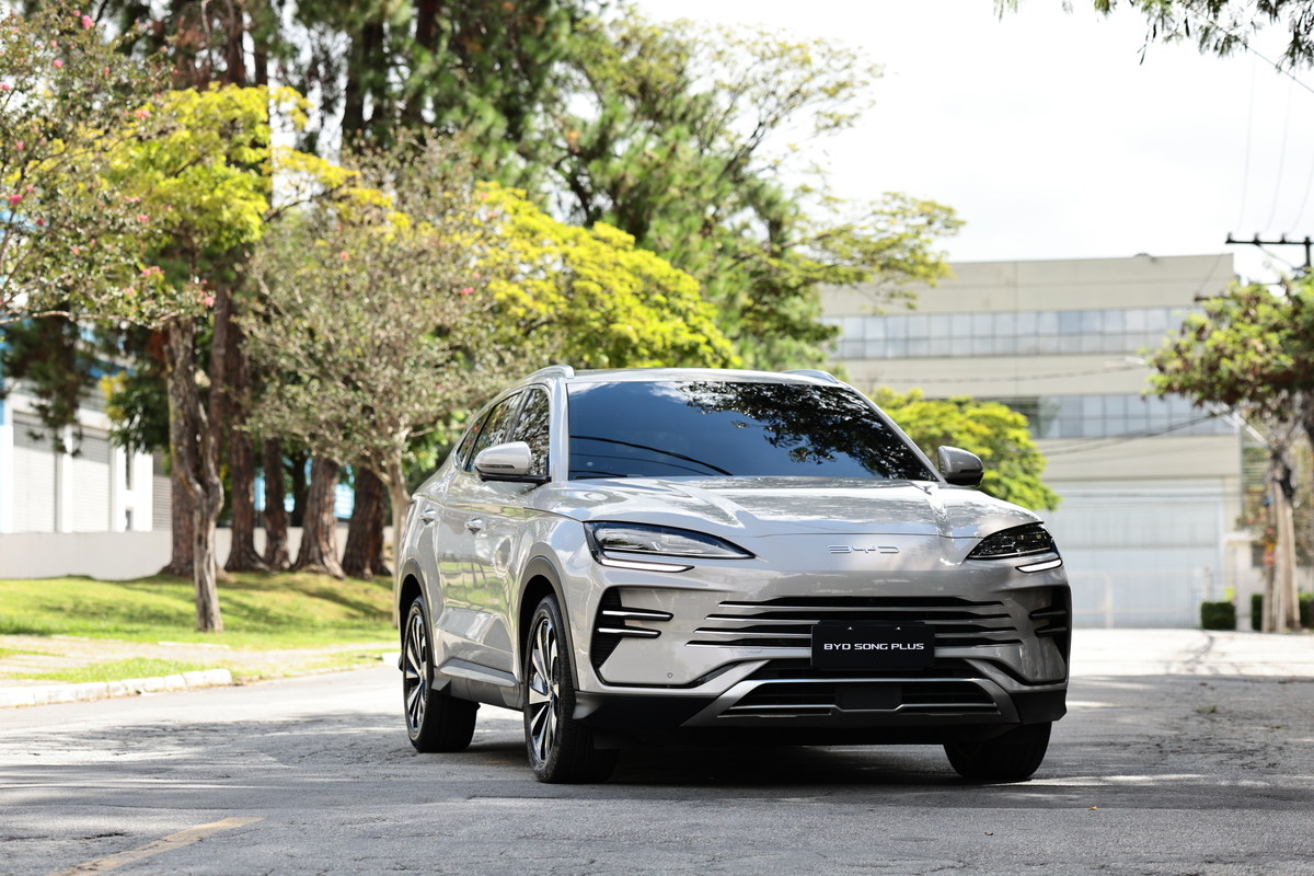 BYD atualiza o Song Plus e lança o Atto 8