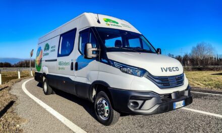 Iveco eDaily inicia operação com carregamento por indução