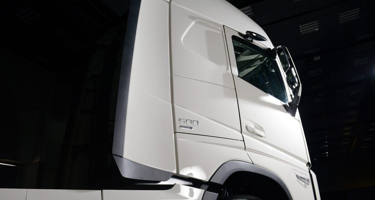 Volvo refina a aerodinâmica da linha de caminhões FH