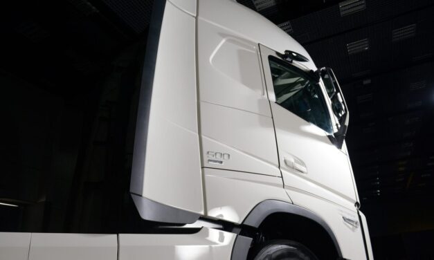 Volvo refina a aerodinâmica da linha de caminhões FH
