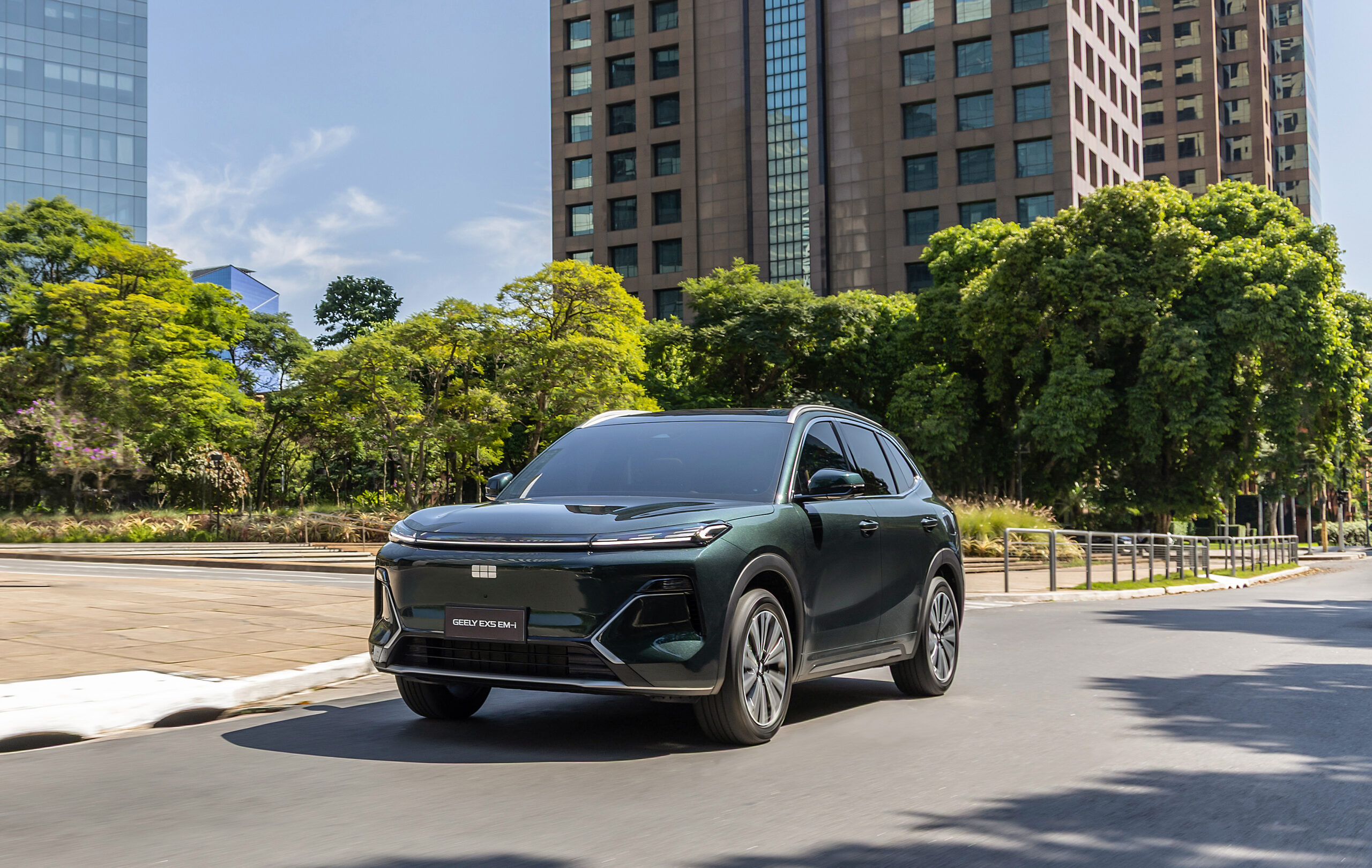 Futuro nacional, EX5 híbrido sinaliza ambição maior da Geely no Brasil