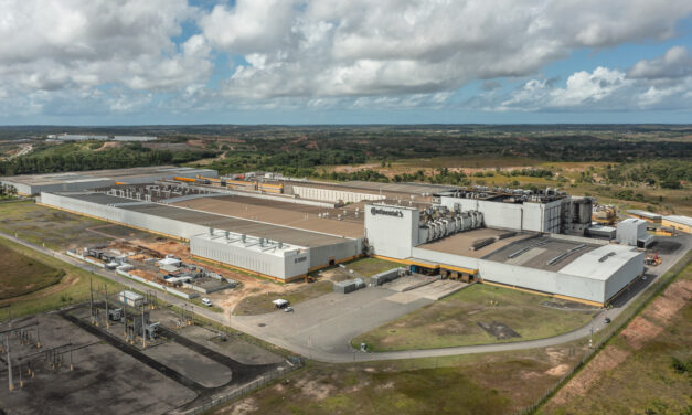 Continental completa 20 anos de produção em Camaçari