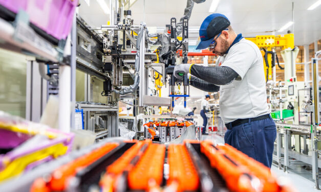 Toyota nacionaliza montagem de baterias para Yaris Cross