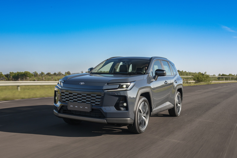 Toyota antecipa preços do RAV4 híbrido full