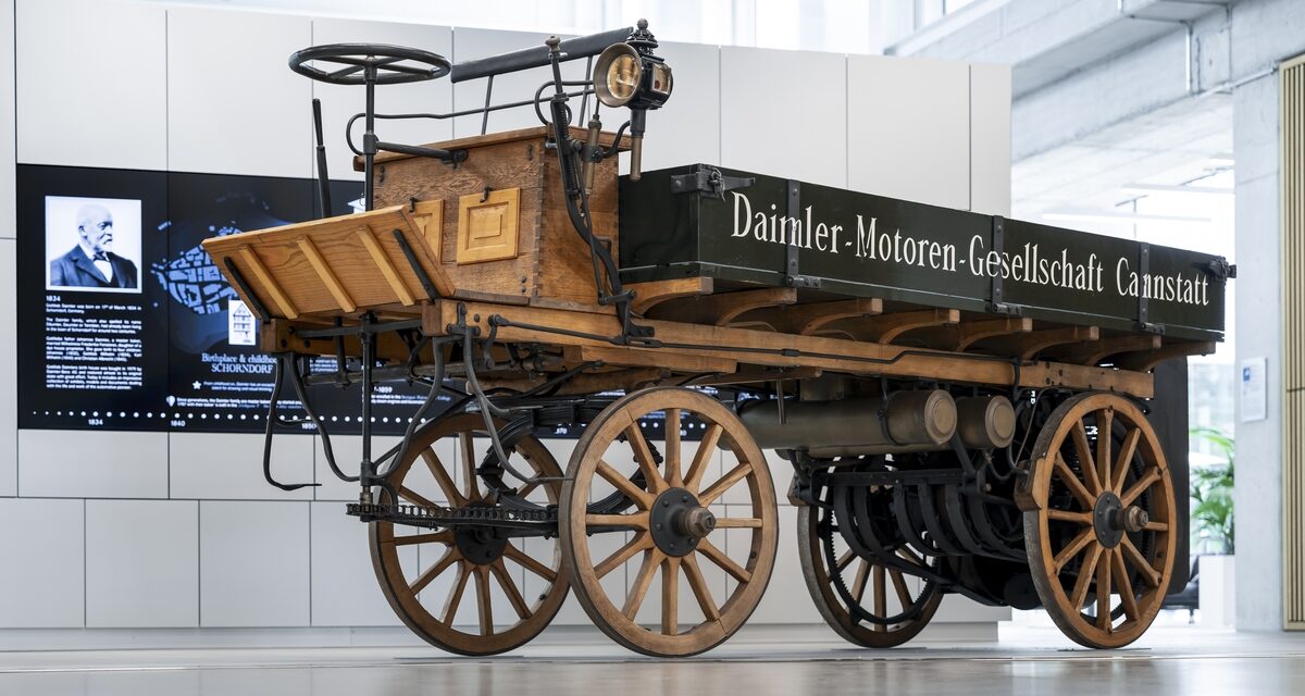 Daimler Truck comemora os 130 anos do primeiro caminhão