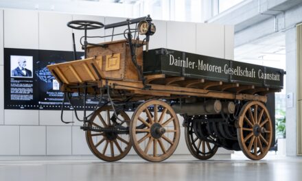 Daimler Truck comemora os 130 anos do primeiro caminhão