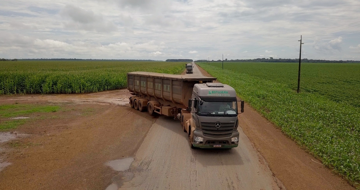Botuverá amplia frota com 36 novos Mercedes-Benz Axor