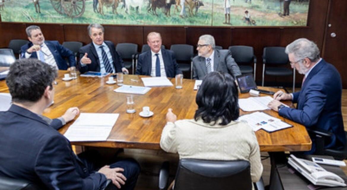 Em reunião no MDIC, Sindipeças questiona excesso de itens no Ex-Tarifário