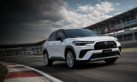 Na linha 2027, versão GR Sport do Corolla Cross traz novo visual
