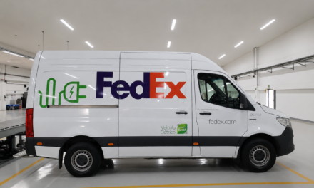Mercedes-Benz aumenta presença na frota da FedEx com eSprinter
