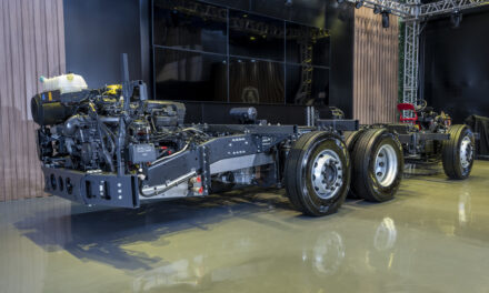 Scania inicia produção da gama de chassi Super no Brasil