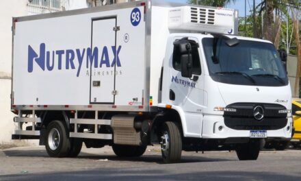 Nutrymax renova frota de caminhões com a Mercedes-Benz