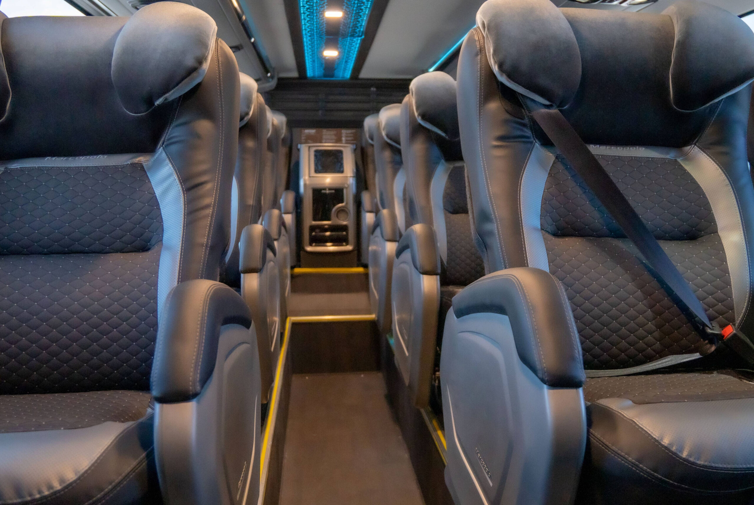 Nos ônibus da Marcopolo, tecidos com PET 100% reciclável